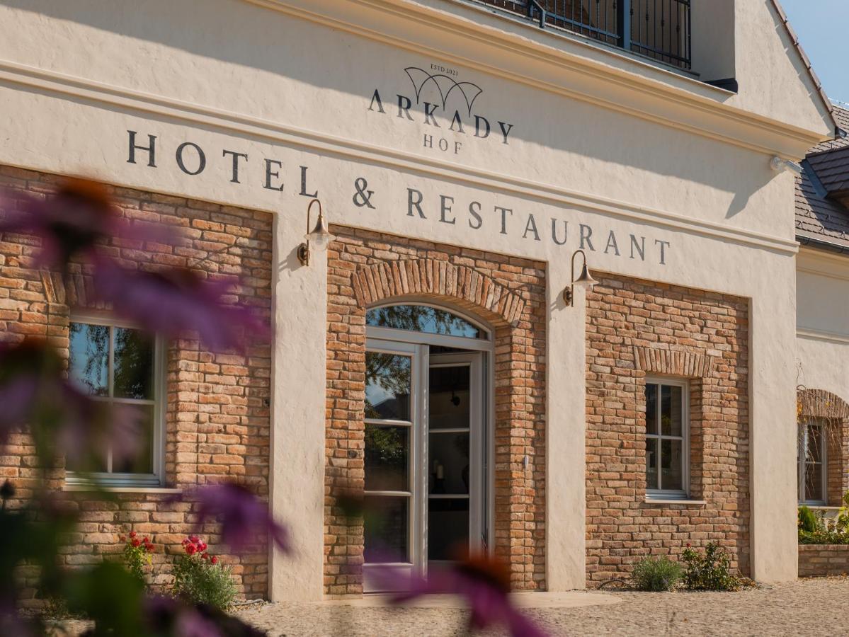 Arkady Hof Hotel Stupava Exterior foto